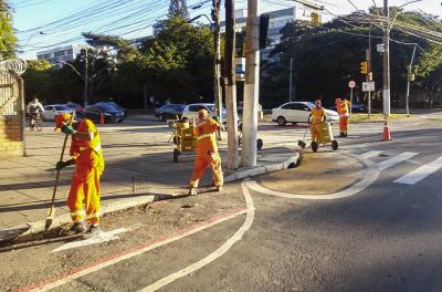 Prefeitura divulga serviços de capina e roçada nesta quarta-feira
