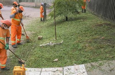 Prefeitura realiza serviços de capina e roçada nesta segunda-feira