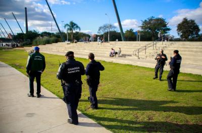 Prefeitura realiza ação de conscientização sobre a importância de distanciamento social em parques e praças