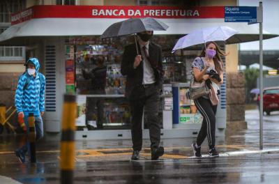 Chuva cancela serviços da prefeitura nesta terça