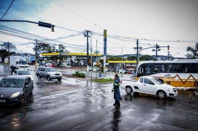 Equipes da prefeitura estão mobilizadas para minimizar impactos da chuva
