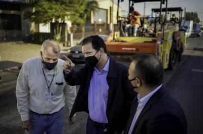 Prefeitura executa recuperação asfáltica estrutural na Bernardino Silveira Amorim