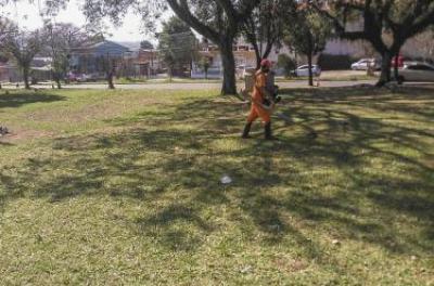 Prefeitura divulga serviços de corte de grama e limpeza de praças