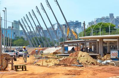 Retomada a iluminação no traçado da Edvaldo Pereira Paiva próximo ao trecho 3 da Orla