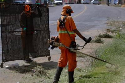 Prefeitura divulga serviços de corte de grama e limpeza de praças nesta sexta-feira