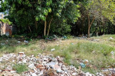 Secretaria vistoria descarte irregular de resÃduos no bairro Jardim Botânico
