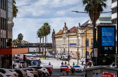 refeitura discute proposta de criação de programa urbanístico para reabilitação do Centro Histórico