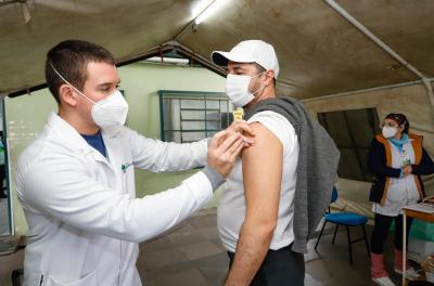 Covid-19: vacinação para 39 anos ou mais começa nesta quarta-feira