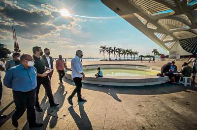 Melo visita zona portuária do Rio e busca modelos para revitzaliação do Centro Histórico