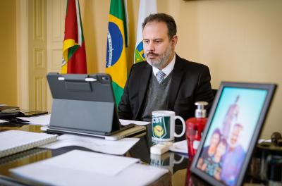 Prefeito em exercÃcio participa de entrega do Terminal de Carga Internacional do Aeroporto