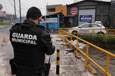 Prefeitura reforça atendimentos para minimizar transtornos causados pela chuva desta quarta