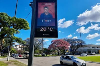 Relógio digital danificado pelas chuvas é consertado