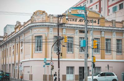 predio antigo cine avenida