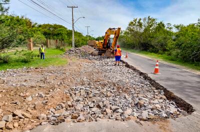 Prefeitura inicia serviço de recuperação em novo trecho da avenida Juca Batista