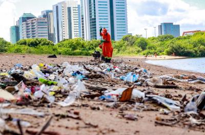 Prefeito vistoria melhorias na orla do Lami