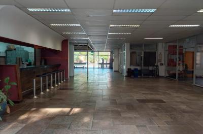 O Bar do Lupi fica dentro do Centro Municipal de Cultura e Lazer LupicÃnio Rodrigues