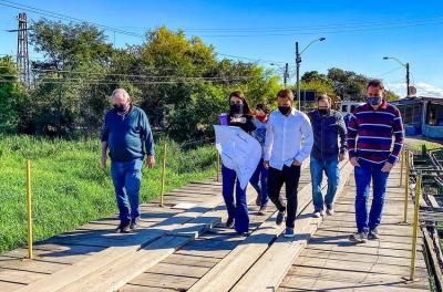 A execução da obra é uma antiga demanda da comunidade, já que a ponte existente no local foi construÃda de forma irregular.