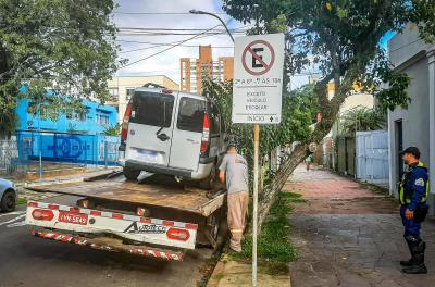 VeÃculo clandestino é flagrado transportando estudantes