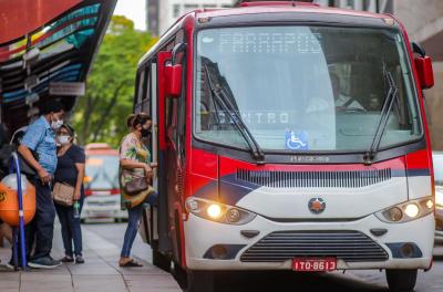 Projeto de lei prevê redução de imposto do transporte seletivo por lotação 