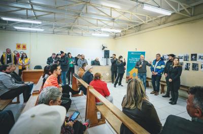 Porto Alegre entrega 19 títulos de propriedade a moradores do Condomínio Dr. Barcelos