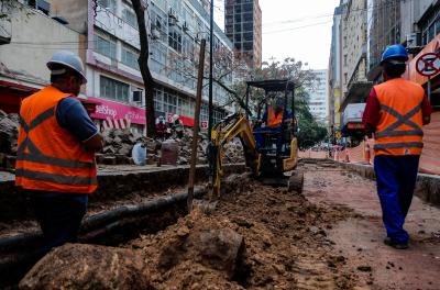 Trabalho é executado diariamente em dois turnos.