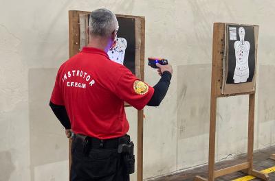 Guarda Municipal capacita policiais civis para uso de arma de choque