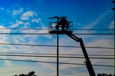 Praças de Porto Alegre começam a receber lâmpadas de LED