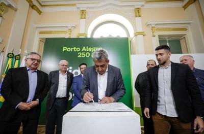 prefeito melo assina contrato de financiamento