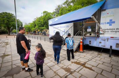 Unidade móvel leva vacinação a três bairros nesta semana