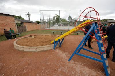 Ação marca inÃcio do contrato de plantio para qualificar a arborização urbana