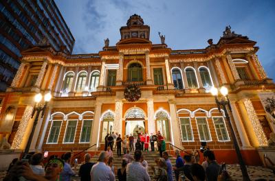 Visita guiada à Casa do Papai Noel é atração do Natal dos Encantos