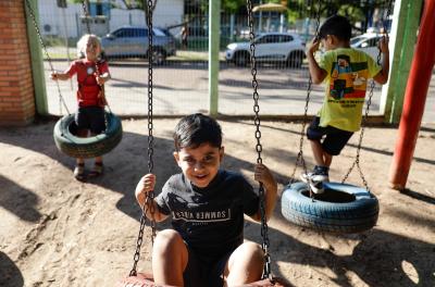 Crianças retornam às aulas na abertura do ano letivo da Educação Infantil