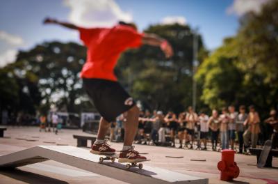 Prefeitura entrega melhorias na pista de skate do IAPI 