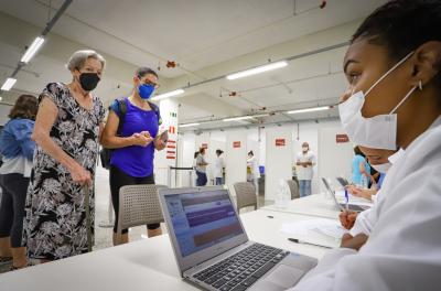 Vacinação contra a Covid-19 segue nesta quinta-feira na Capital