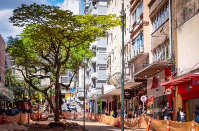 Obra do Quadrilátero Central tem pausa para não interferir no comércio de Páscoa