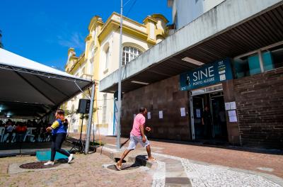 Semana começa com 1.639 vagas disponÃveis no Sine Municipal