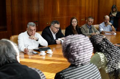 Prefeito dialoga com representantes dos servidores municipais
