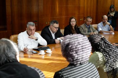 Prefeito dialoga com representantes dos servidores municipais