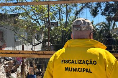 Operação autua dois ferros-velhos no bairro Vila Nova