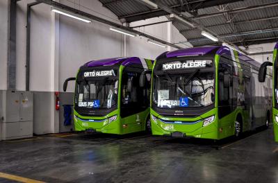 Ônibus elétricos chegam até final de março em Porto AlegreÂ