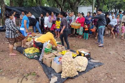 Comunidade indÃgena recebe doações de frutas e verduras