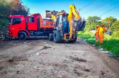 DMLU retira 80 toneladas de resíduos em limpeza no Sarandi