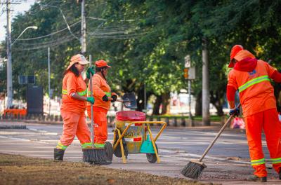 limpeza da cidade enchente 2024