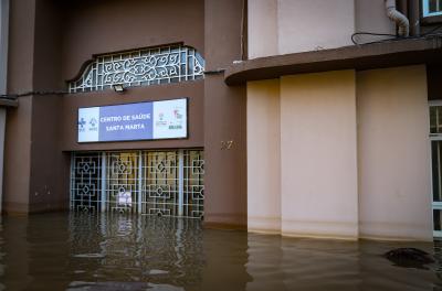 Enchentes causam danos a 15 unidades de saúde em Porto Alegre