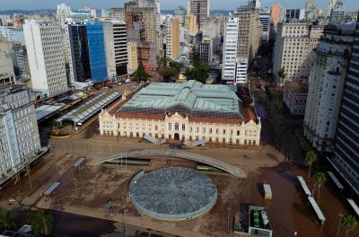 limpeza do mercado público no Centro Histórico