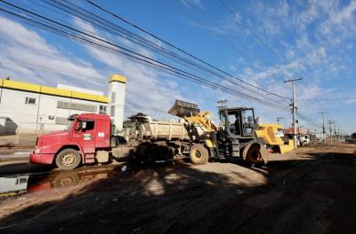 Limpeza pós-enchente ocorre em sete locais neste domingo