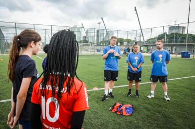 Projeto de futebol feminino da prefeitura retoma atividades em novos espaços