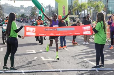 Treinamento da Maratona promove bloqueios no trânsito