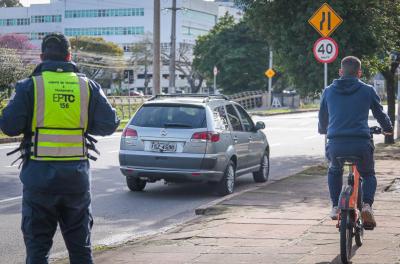 Confira as orientações da Escola Pública de Mobilidade sobre cuidados durante o uso de ciclovias