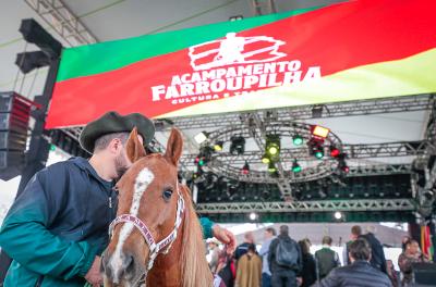 Acampamento Farroupilha é aberto com foco na solidariedade
